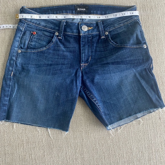 Hudson size 26 cut off jeans - Picture 5 of 5